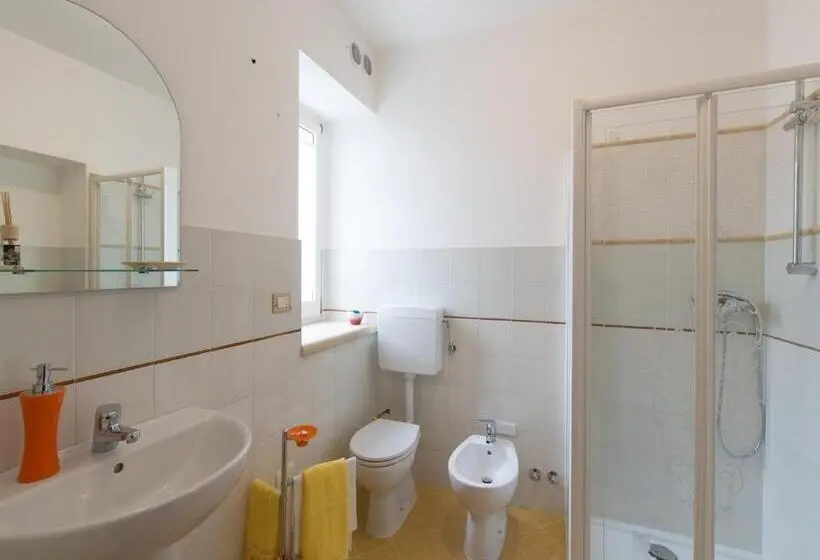 スタンダード4人部屋, Al Belvedere Apartment