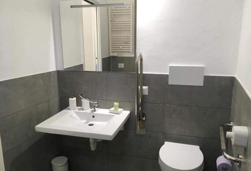 غرفة قياسية مع حمام خارجي, Il Centro Storico