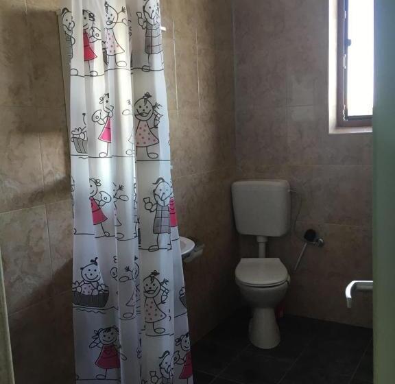 Habitació Triple Estàndard, Hostel Cazino Sud