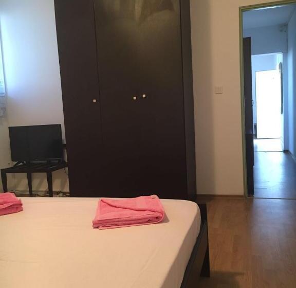 Suite Familiar, Hostel Cazino Sud
