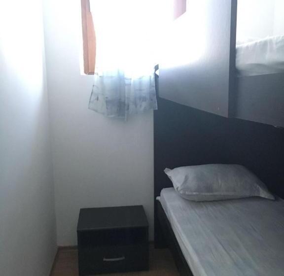 Suite Familiar, Hostel Cazino Sud
