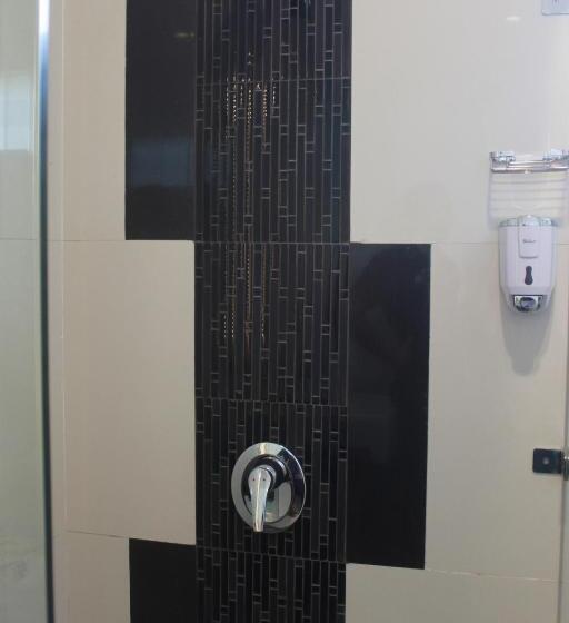 デラックスルーム, Gets