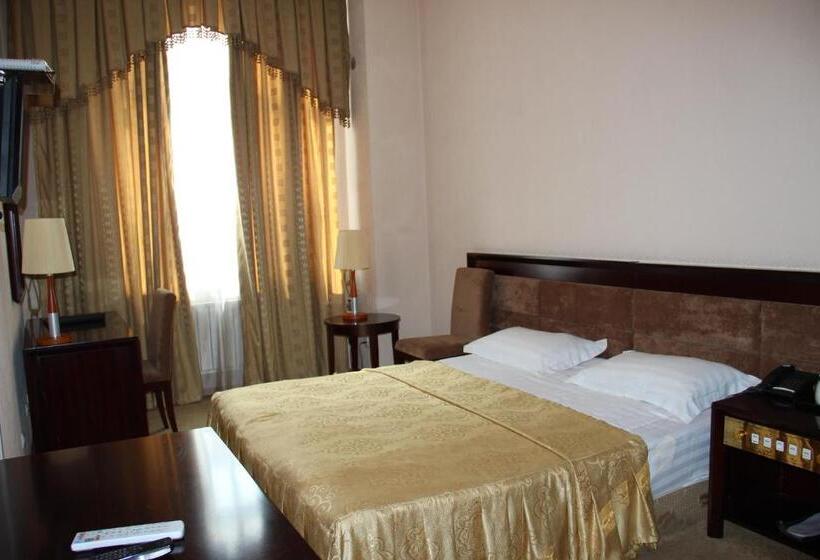 Habitació Estàndard, Hamkor