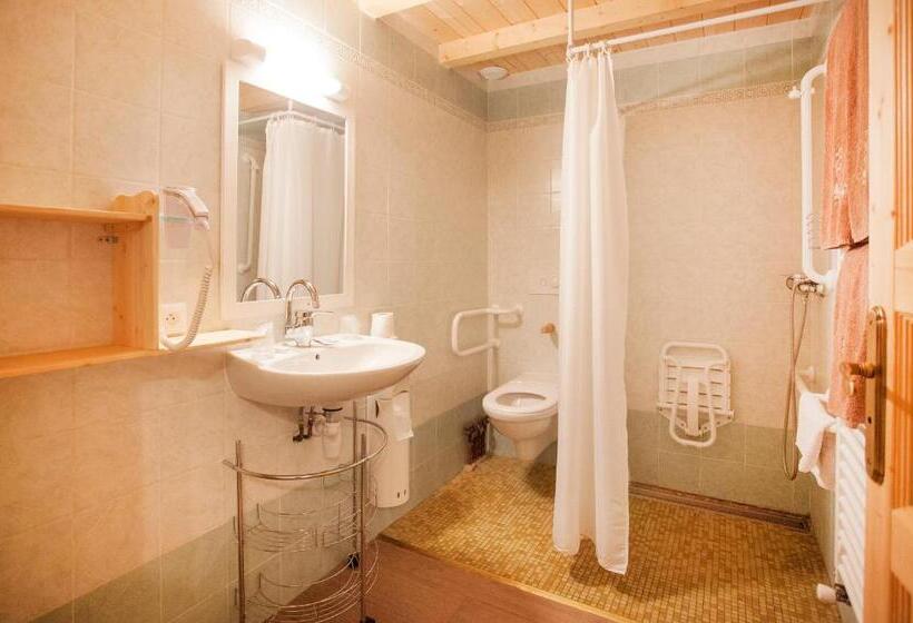 חדר סטנדרט לשלושה, Hôtel La Vanoise