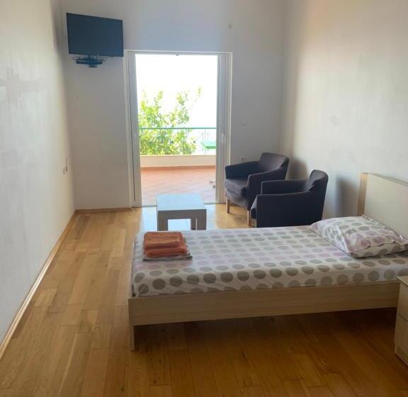 اتاق سه نفره دلوکس با چشم‌انداز دریا, Sunshine Guesthouse Dhermi