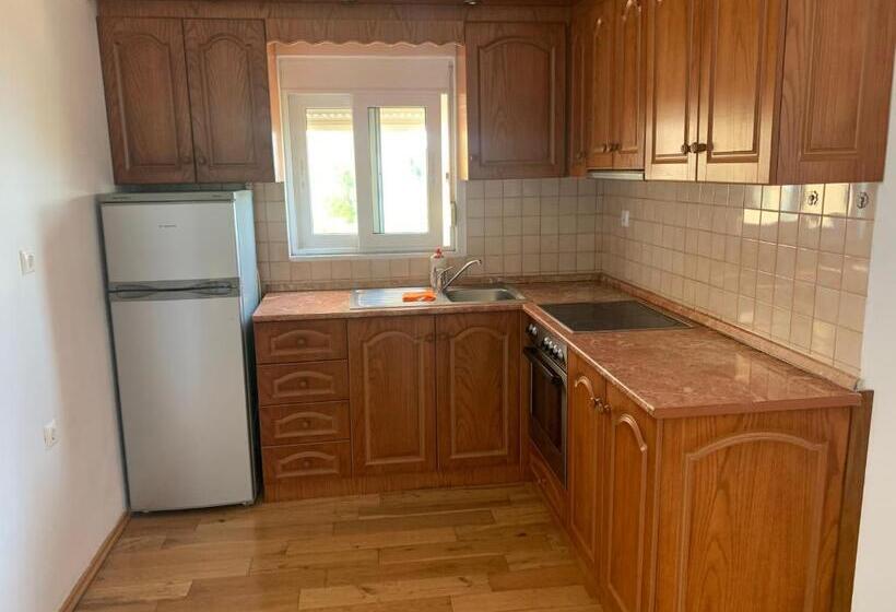 اتاق سه نفره دلوکس با چشم‌انداز دریا, Sunshine Guesthouse Dhermi