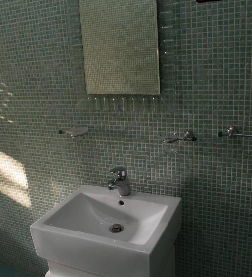 اتاق لوکس با چشم‌انداز دریا, Sunshine Guesthouse Dhermi