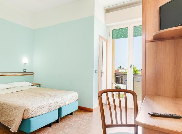 标准间带阳台, Fantini