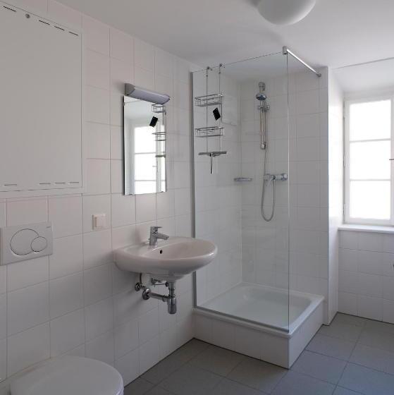 غرفة عائلية, Kolping Hallein