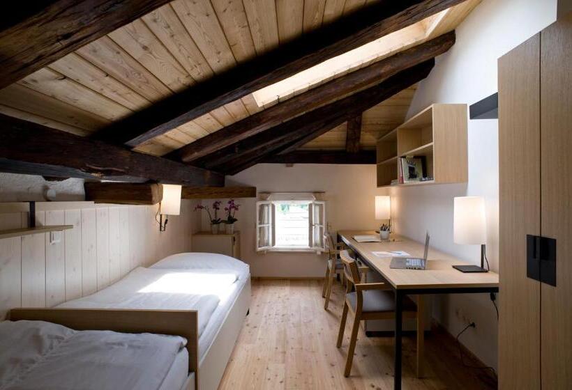 غرفة قياسية فردية, Kolping Hallein