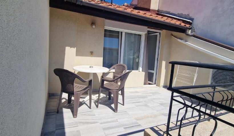 חדר סטנדרט לשלושה, Guest House Maggy