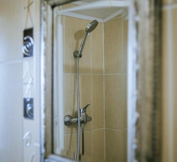 اتاق استاندارد چهار تخته با چشم‌انداز دریا, Guesthouse Green Istria