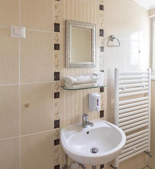 اتاق استاندارد چهار تخته با چشم‌انداز دریا, Guesthouse Green Istria