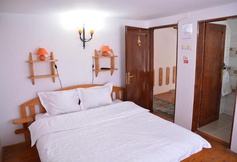 标准三人间, Pension Sf Nicolae