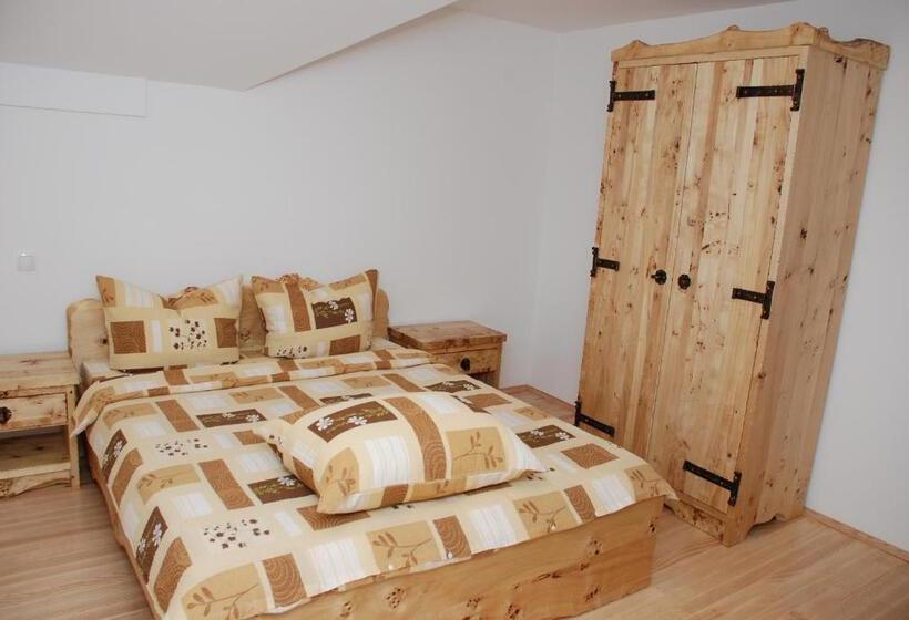 بانگلوی استاندارد, Resort Balkis