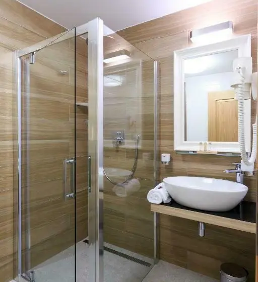 Deluxe Yhden Hengen Huone, A Restaurace U Vychopňů