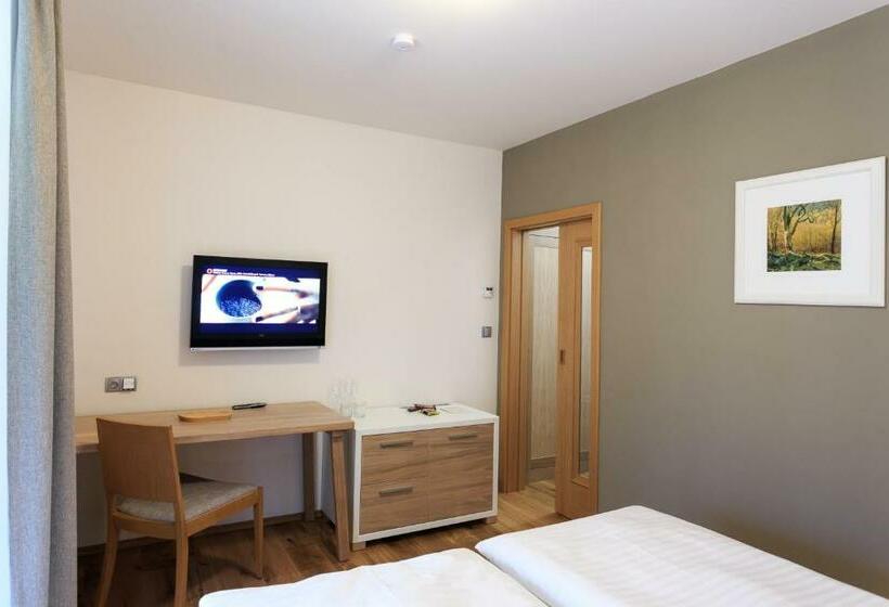 Номер Стандарт с Балконом, A Restaurace U Vychopňů