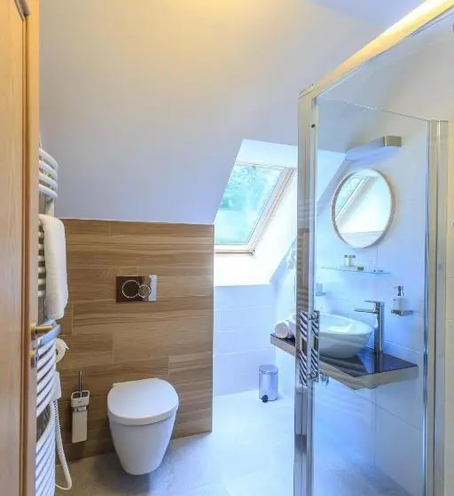 Deluxe-huone, A Restaurace U Vychopňů
