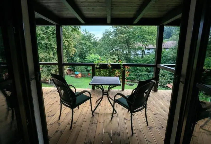 Sviitti Parveke, A Restaurace U Vychopňů