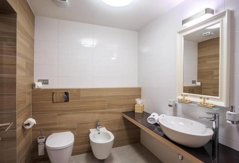 Номер Deluxe Вид на Сад, A Restaurace U Vychopňů