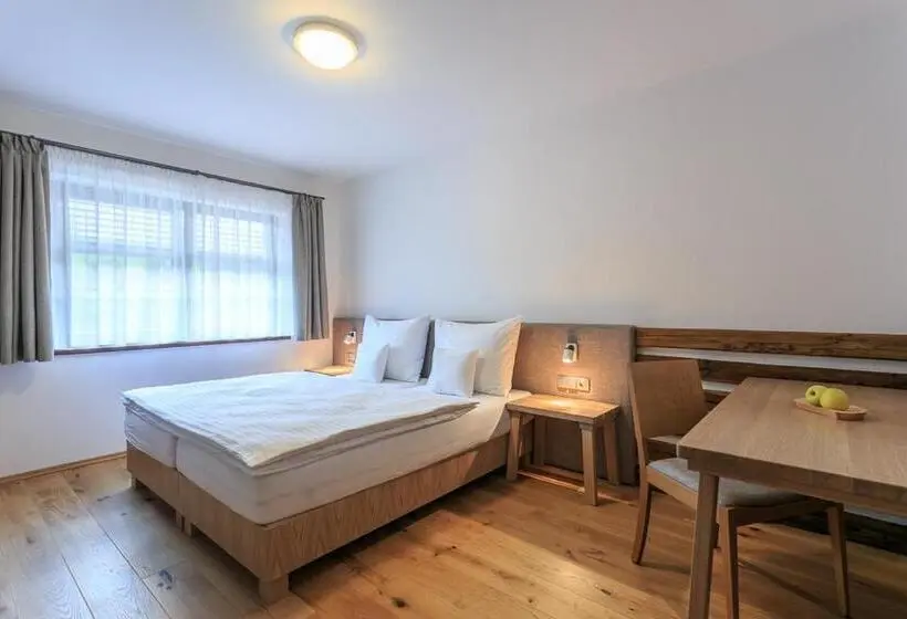 Deluxe-huone Puutarhanäkymä, A Restaurace U Vychopňů