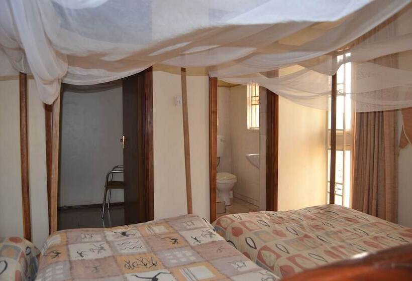 Standard Triple Room, Raja Excelsior