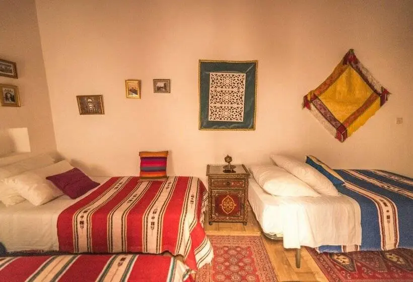 سوییت, Riad Dari