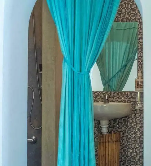اتاق لوکس, Riad Dari