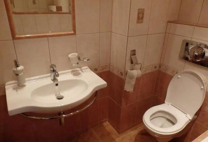 Sviitti Poreallas, Zlatý Kříž