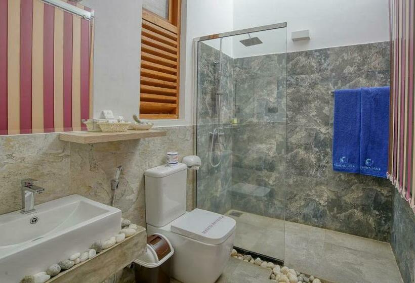 Camera Deluxe, Athena Lake By Seedevi