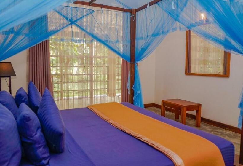 Camera Tripla Deluxe, Athena Lake By Seedevi