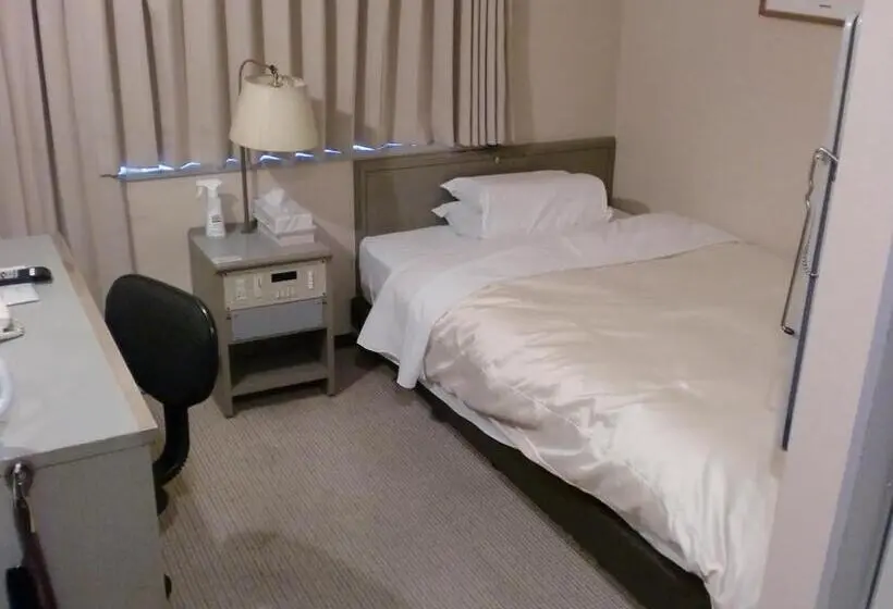 Basic-huone Parivuode, Tsuyama Central Hotel Annex