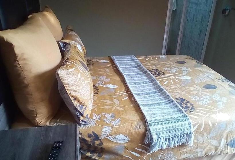 חדר סטנדרט, Authentic Bicycle Tours And Backpackers