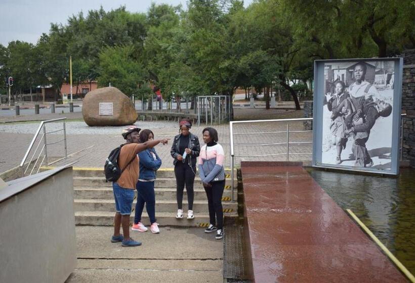 חדר סטנדרט, Authentic Bicycle Tours And Backpackers