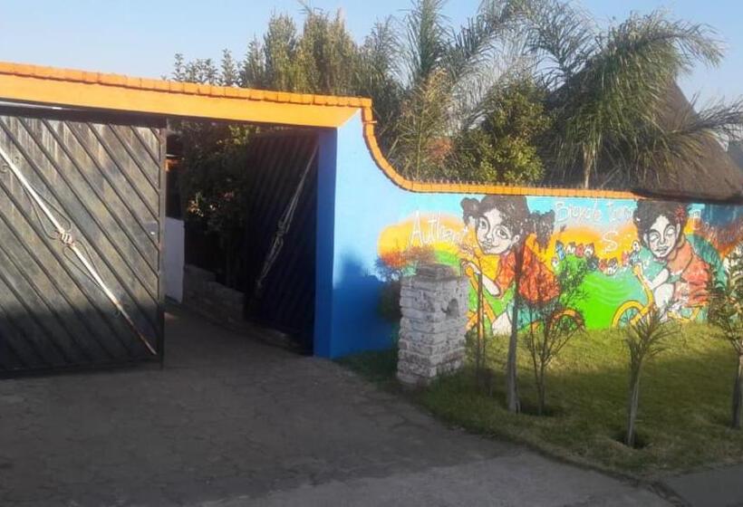 חדר אקונומי, Authentic Bicycle Tours And Backpackers