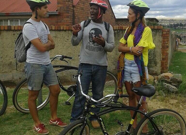 חדר אקונומי, Authentic Bicycle Tours And Backpackers