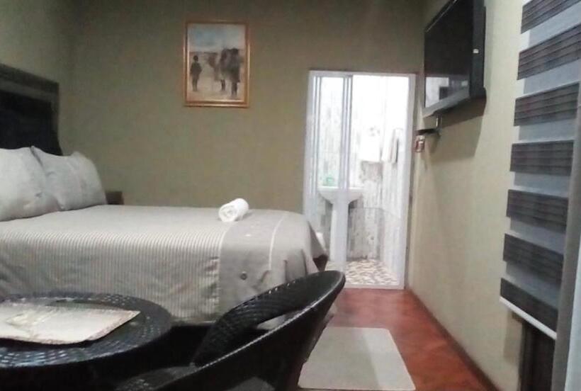 חדר דלוקס, Authentic Bicycle Tours And Backpackers