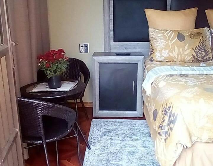 חדר דלוקס, Authentic Bicycle Tours And Backpackers