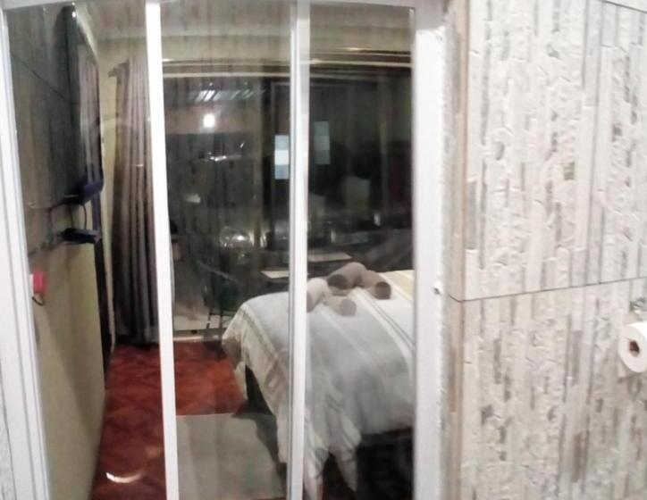 חדר סטנדרט, Authentic Bicycle Tours And Backpackers