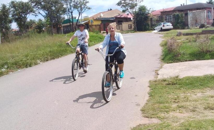 חדר דלוקס, Authentic Bicycle Tours And Backpackers