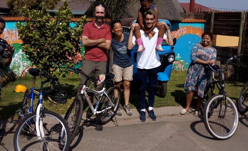 חדר דלוקס, Authentic Bicycle Tours And Backpackers