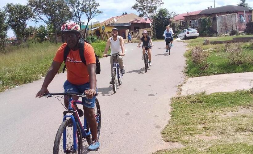 Номер Deluxe, Authentic Bicycle Tours And Backpackers