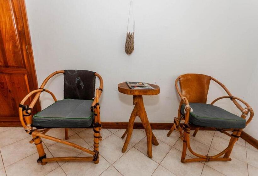 اتاق خانوادگی, Villa Poa