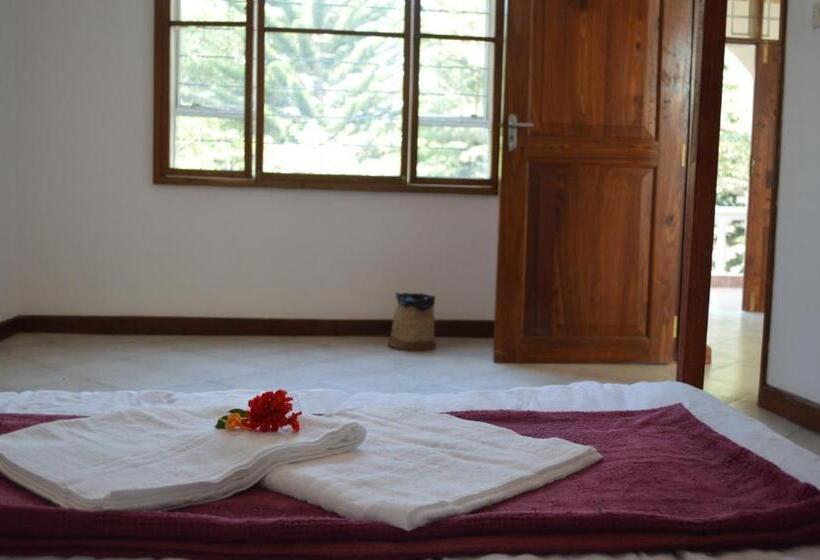 اتاق اکونومی, Villa Poa