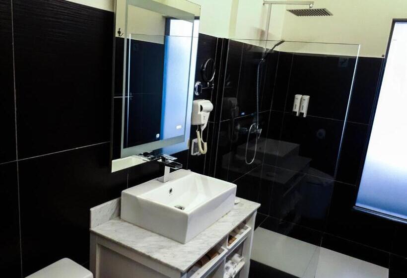 חדר דלוקס, Bei Boutique