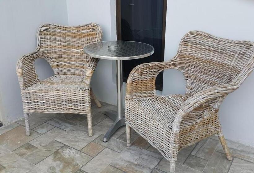 חדר פרמיום, Bei Boutique