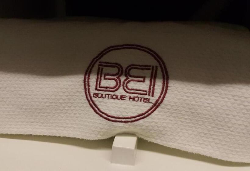 חדר פרמיום, Bei Boutique