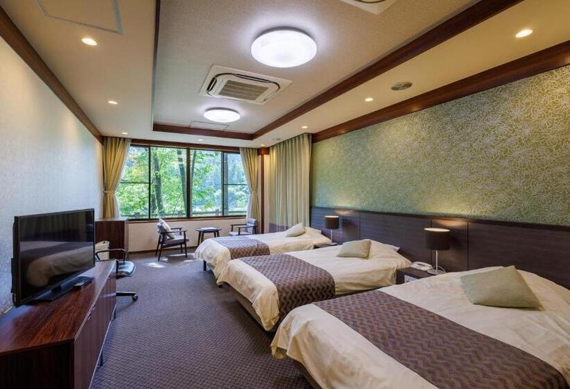 غرفة قياسية ثلاثية حمام مشترك, Okutamaji