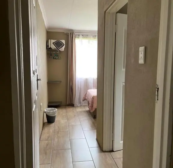 コンフォートルーム, Khaya4u Guesthouse