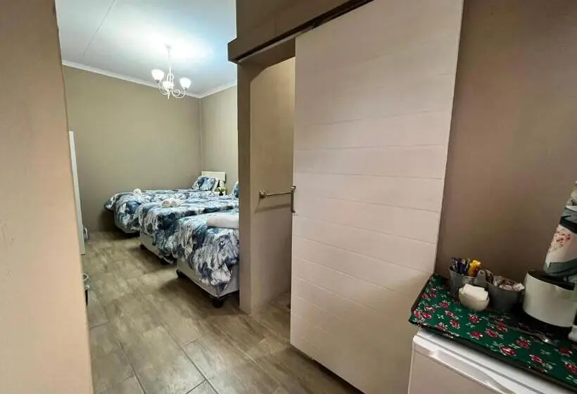 スタンダードトリプルルーム, Khaya4u Guesthouse